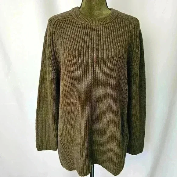Express Crew Neck Oversized Shaker Knit Sweater, Dark Olive, Size S - Picture 6 of 9